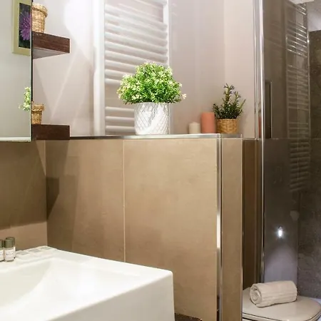 Flowers Joivy 25 شقة كومو