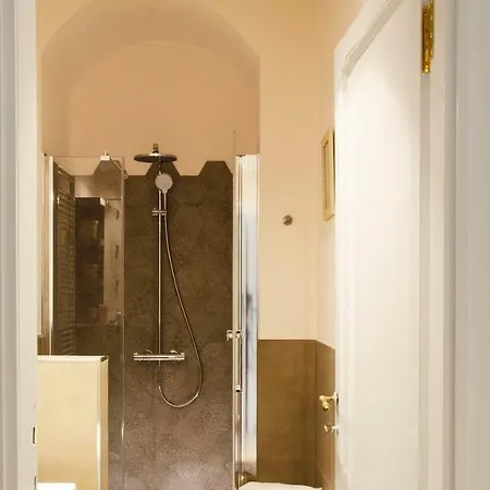 Flowers Joivy 25 Apartamento Como