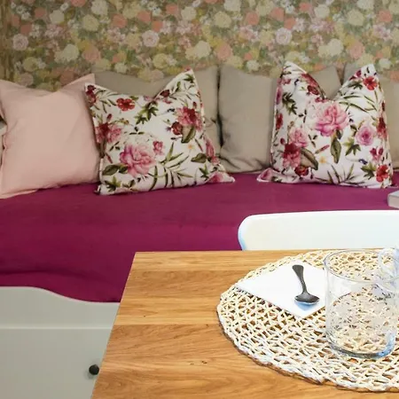 Daire Flowers Joivy 25 Como